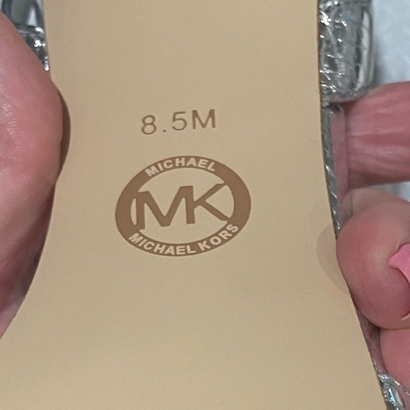 👠 Michael Kors New Kimberly Metallic Snake Embossed leather Sandal 8.5 - Picture 7 of 7
